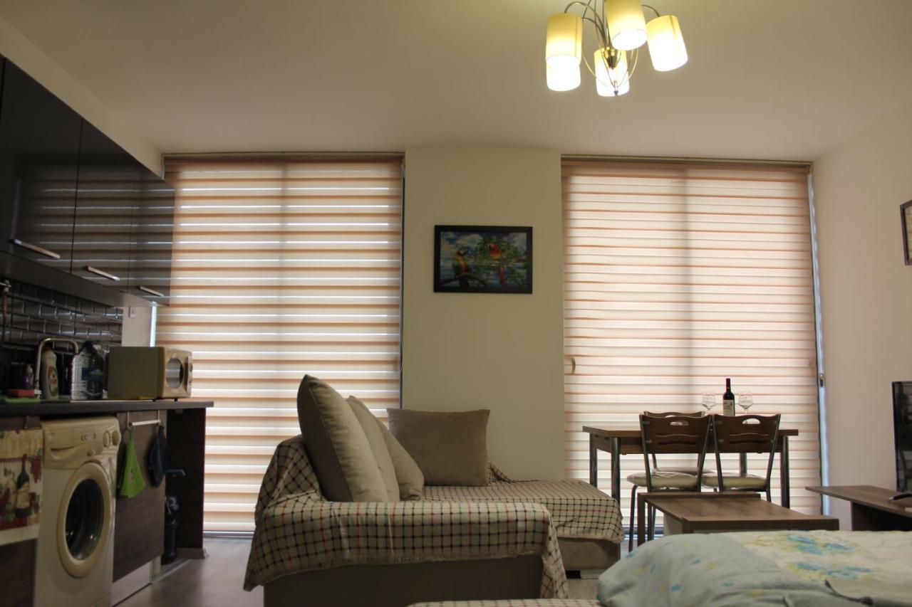 Uptown Holiday App & Pool Daily Rental Contactless Check In & Check Out Famagusta  Exteriör bild