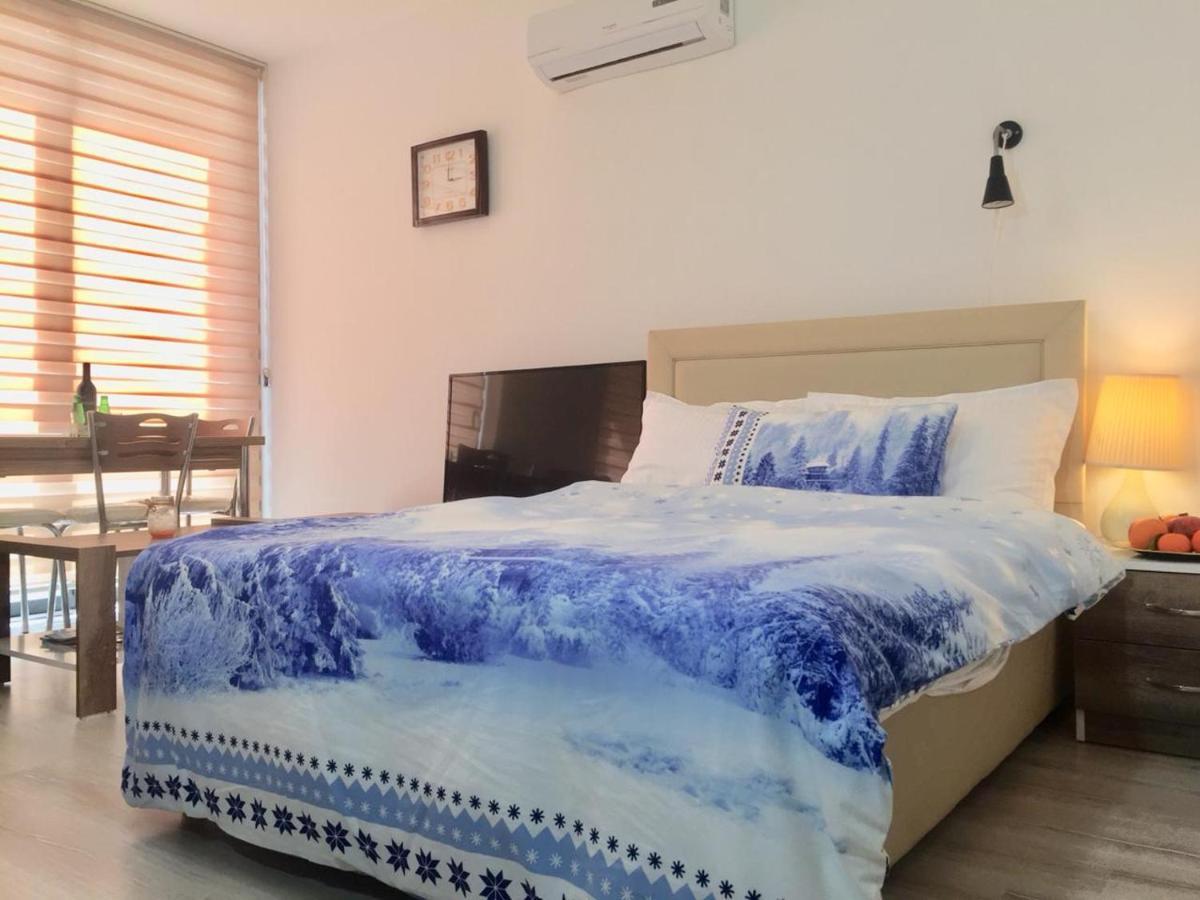 Uptown Holiday App & Pool Daily Rental Contactless Check In & Check Out Famagusta  Exteriör bild