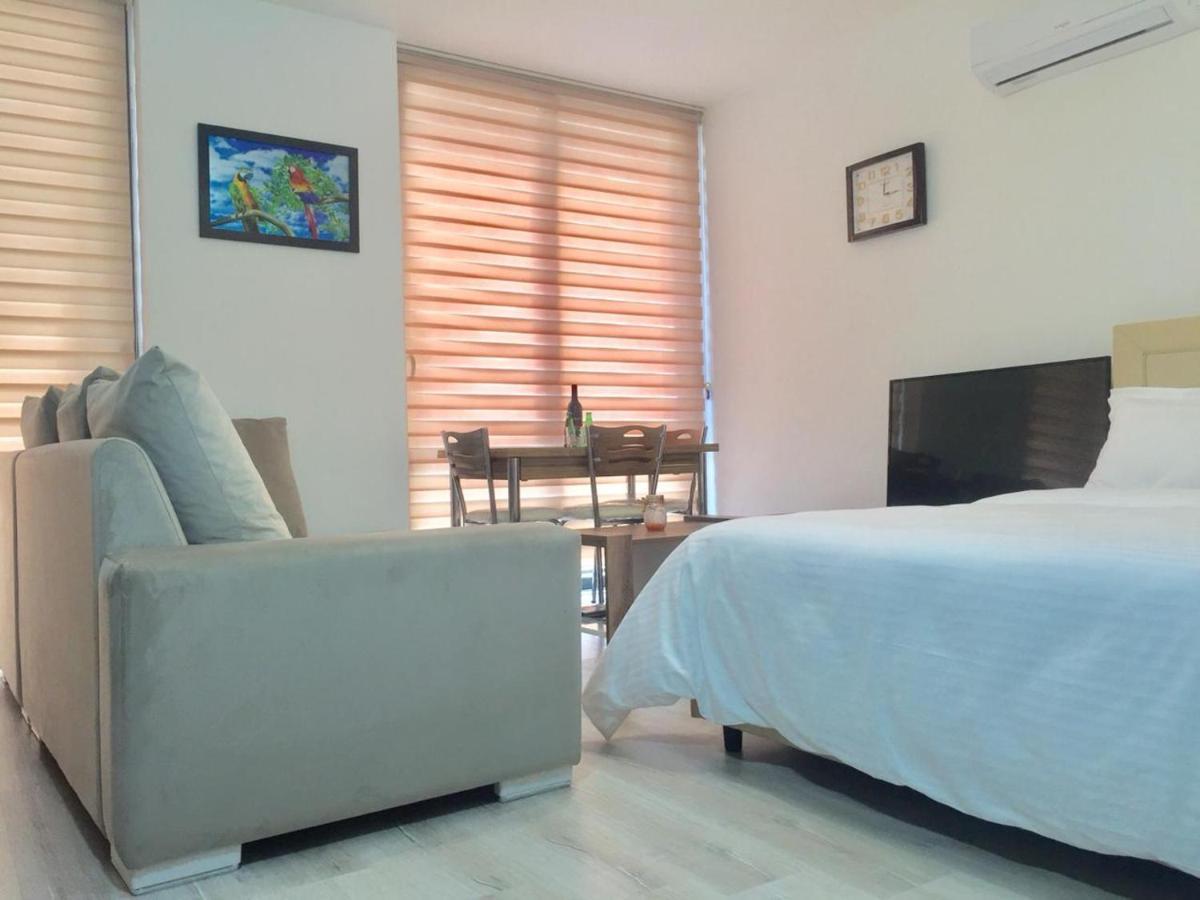Uptown Holiday App & Pool Daily Rental Contactless Check In & Check Out Famagusta  Exteriör bild