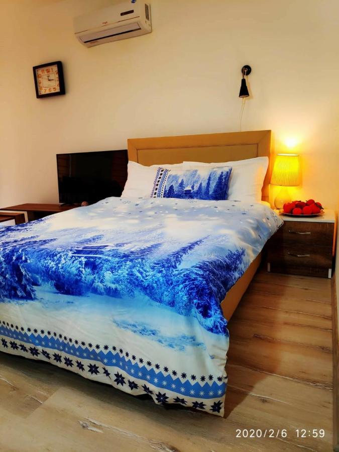 Uptown Holiday App & Pool Daily Rental Contactless Check In & Check Out Famagusta  Exteriör bild