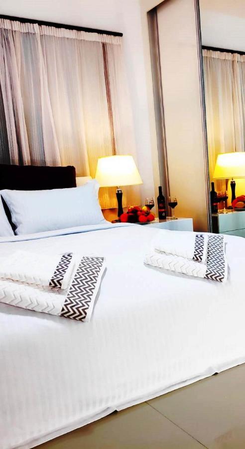 Uptown Holiday App & Pool Daily Rental Contactless Check In & Check Out Famagusta  Exteriör bild