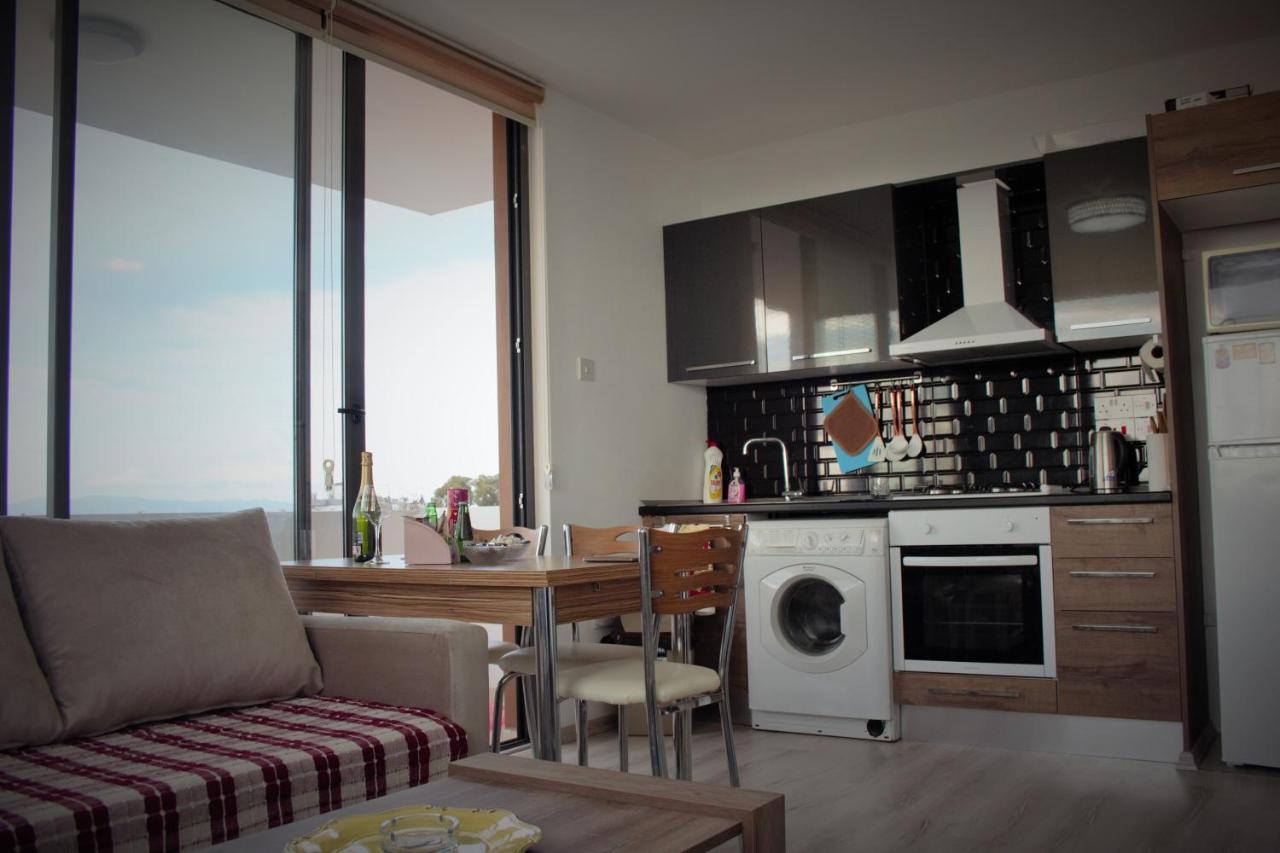Uptown Holiday App & Pool Daily Rental Contactless Check In & Check Out Famagusta  Exteriör bild