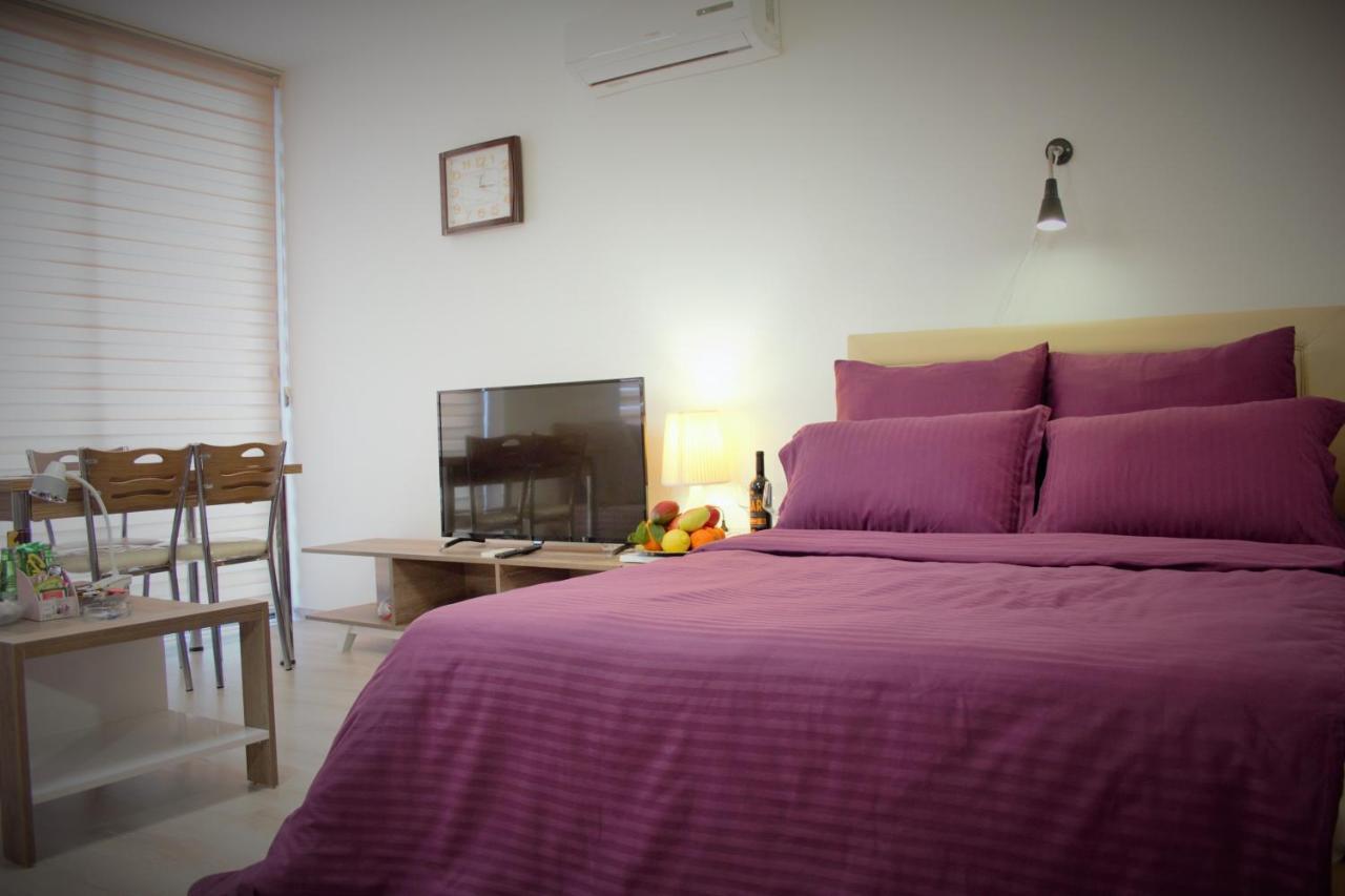 Uptown Holiday App & Pool Daily Rental Contactless Check In & Check Out Famagusta  Exteriör bild
