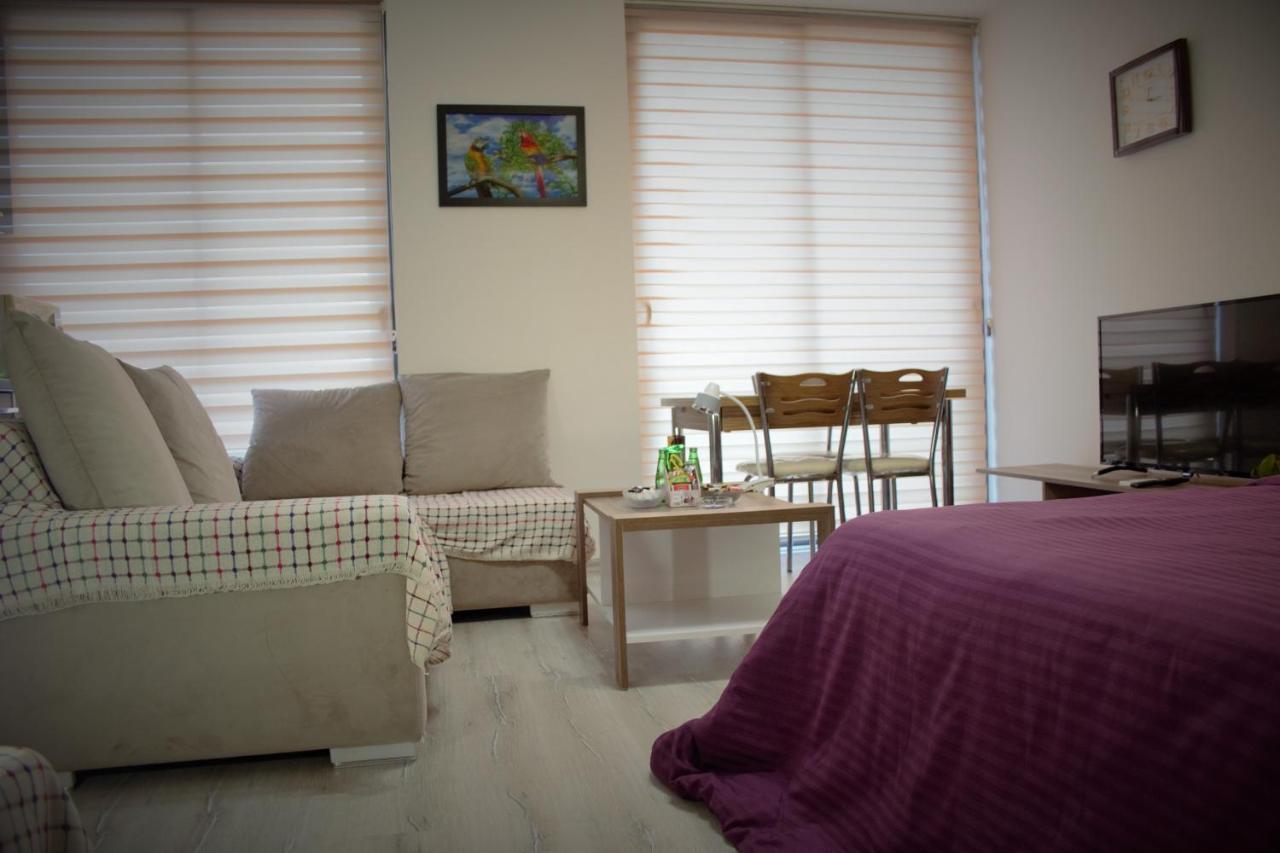 Uptown Holiday App & Pool Daily Rental Contactless Check In & Check Out Famagusta  Exteriör bild