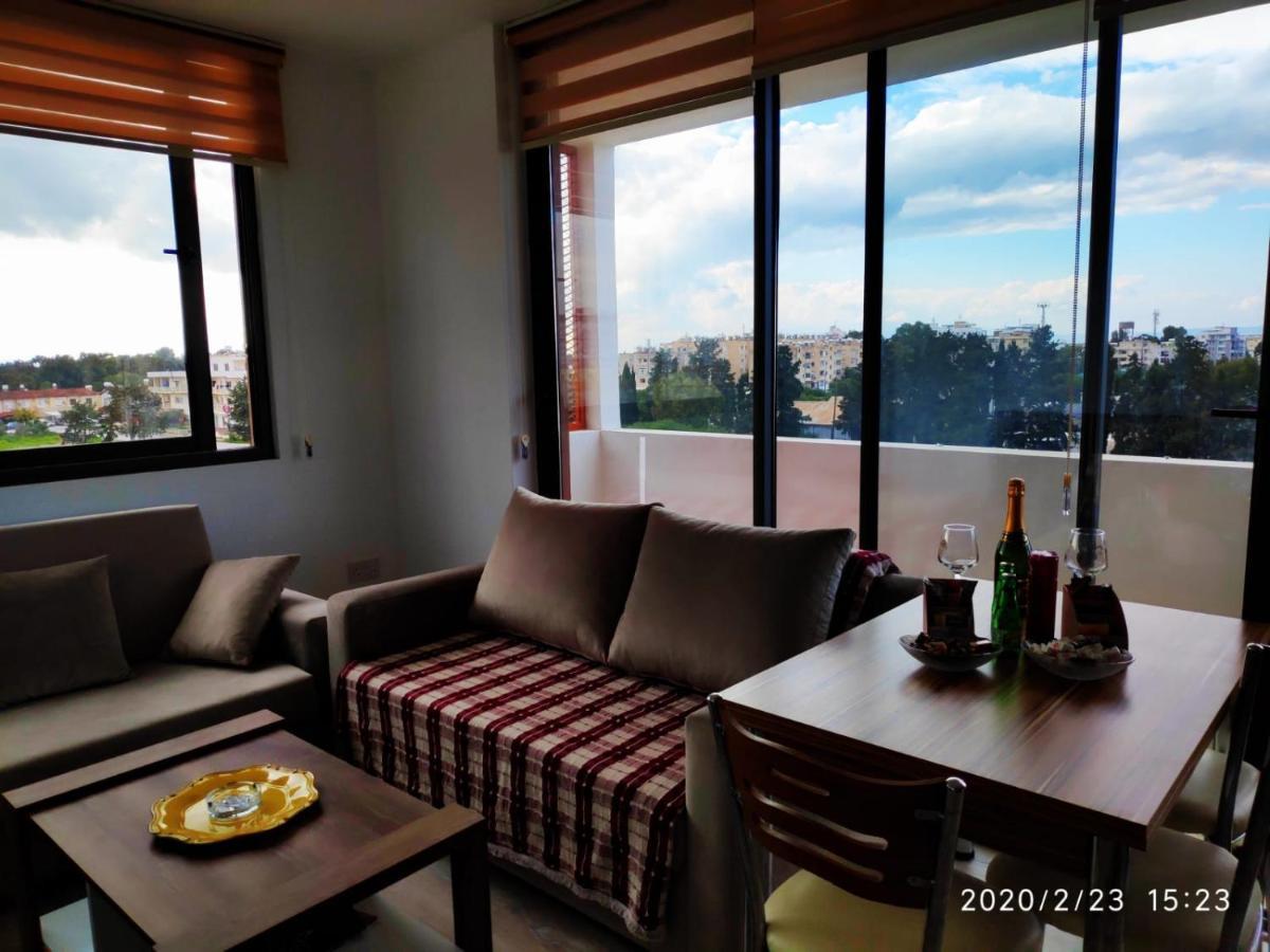 Uptown Holiday App & Pool Daily Rental Contactless Check In & Check Out Famagusta  Exteriör bild